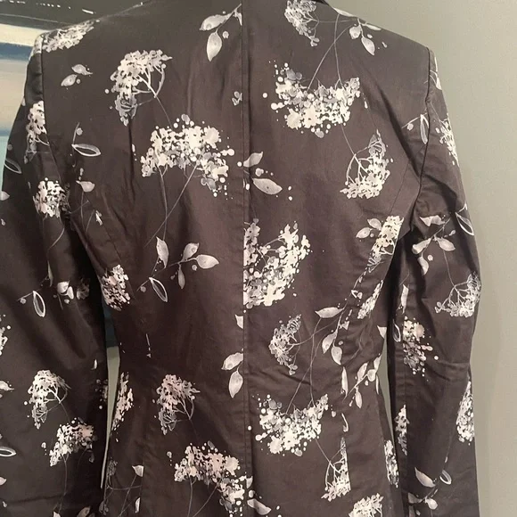 REBA Chic Floral Black & White Jacket Sz. 4 NWOT - Picture 12 of 15